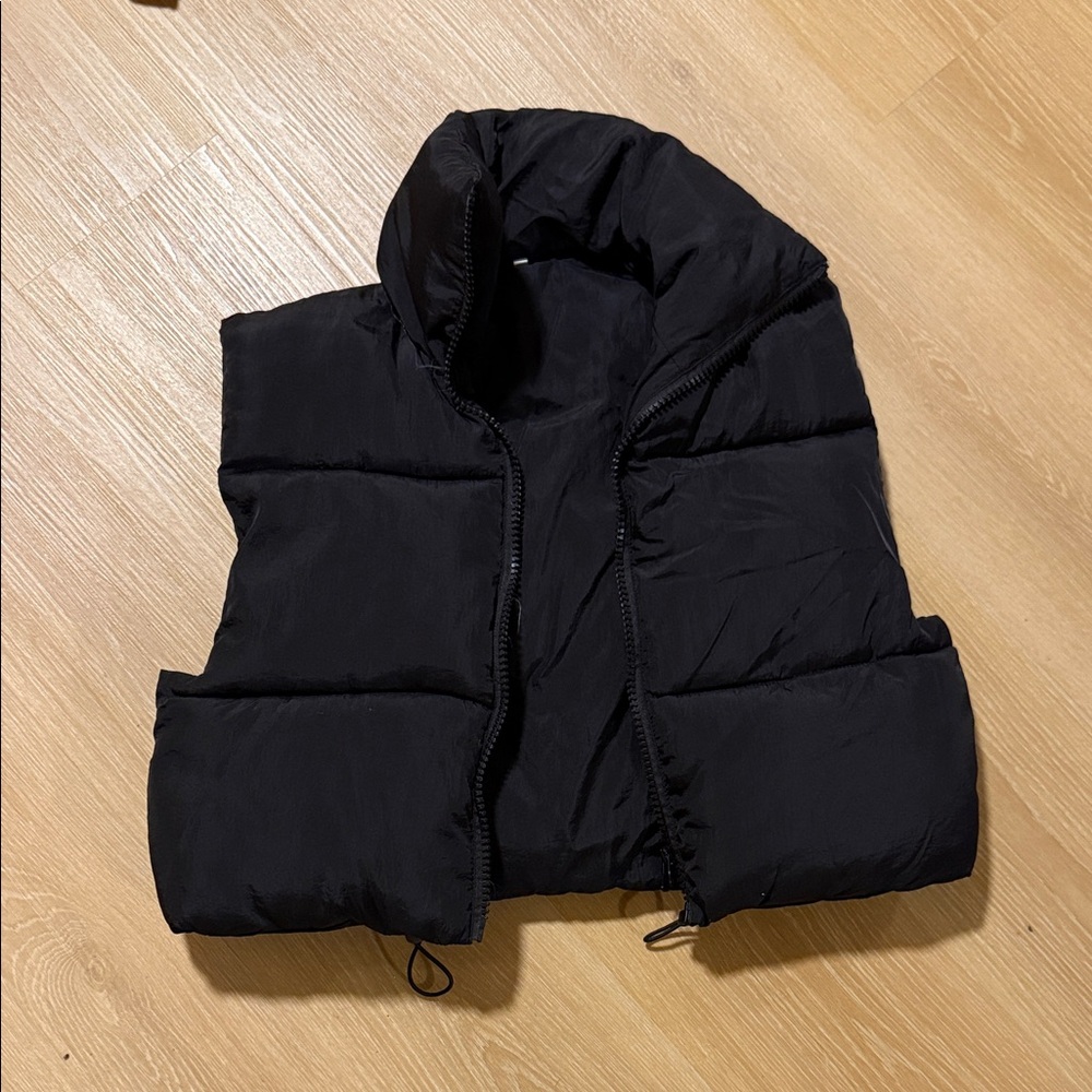 Amazon Women's Black Cropped Puffer Vest